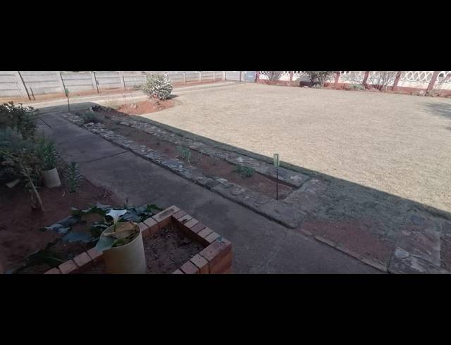 3 BEDROOM HOUSE FOR SALE IN STILFONTEIN EXT 3